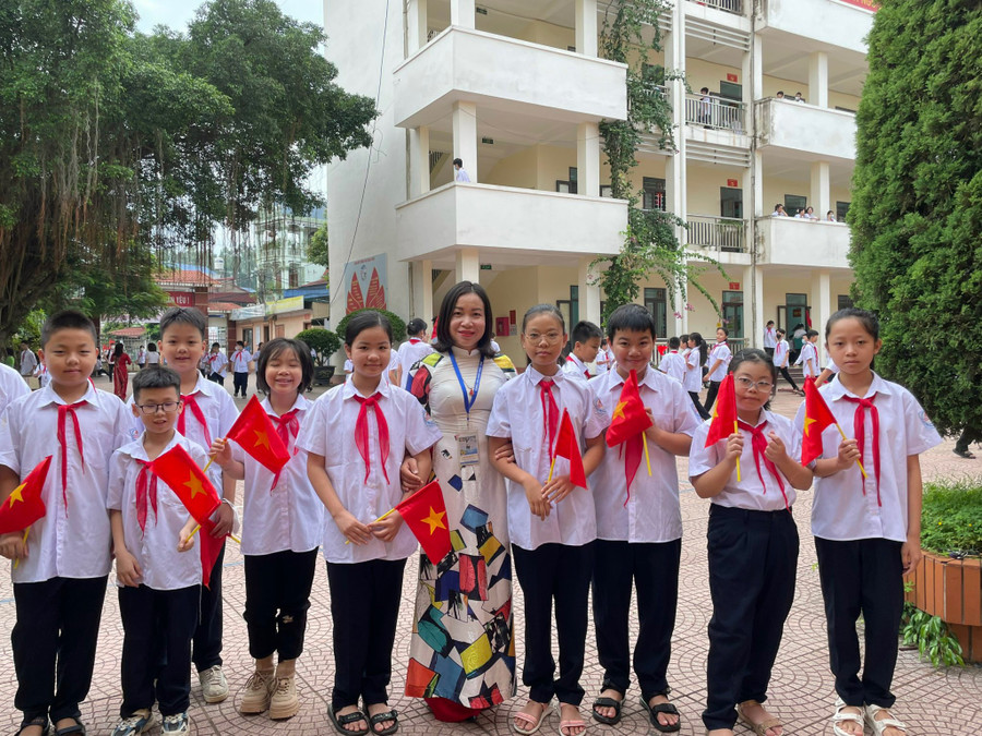 Học sinh Thái Nguyên nô nức ngày khai giảng. Học sinh Thái Nguyên nô nức ngày khai giảng.