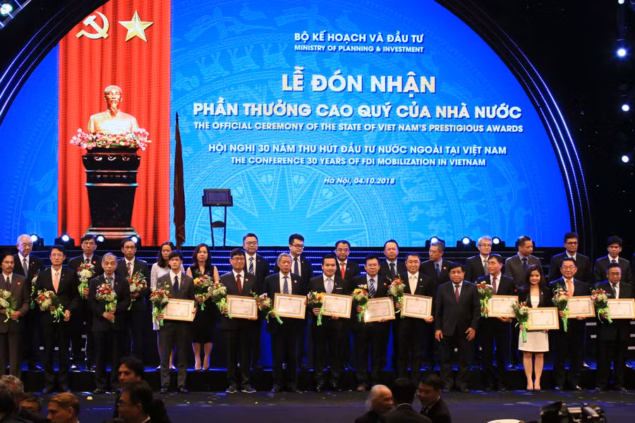 Công Ty Nestlé Việt Nam đã vinh dự được nhận “Bằng khen thành thích xuất sắc trong công tác đầu tư nước ngoài trong 30 năm tại Việt Nam”