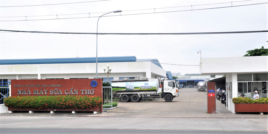 Cổng vào nhà máy sữa Cần Thơ Cổng vào nhà máy sữa Cần Thơ