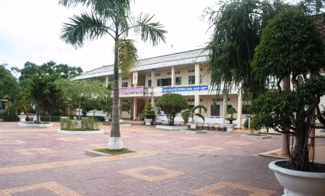 Bước vào năm học mới, nhiều trường học ở tỉnh Cà Mau được đầu tư xây dựng khang trang