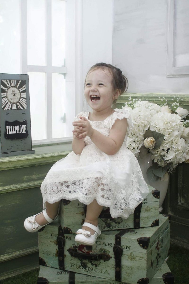 Vẻ đáng yêu của nhóc tì lai “nghiện” chụp ảnh khiến mẹ nào cũng muốn xin về nuôi ảnh 13