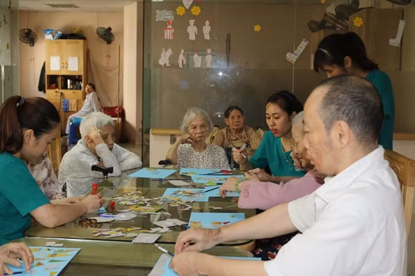 nhung chuyen “do khoc do cuoi” trong vien duong lao hinh anh 1
