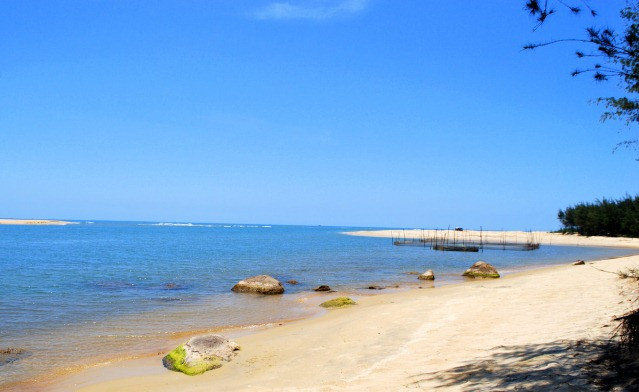 Cửa biển Tư Hiền