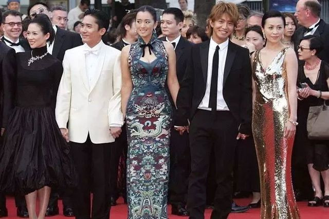 Củng Lợi tại LHP Cannes 2004. Củng Lợi tại LHP Cannes 2004.