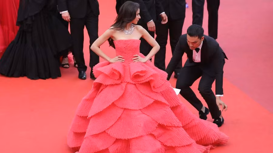 Đây là một thiết kế của nhà mốt Michael Cinco.