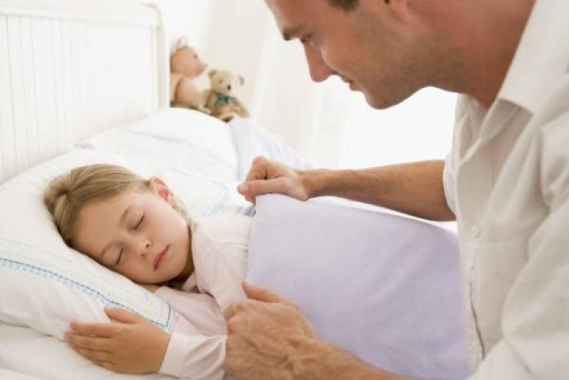 Thay đổi trẻ bằng “5 phút gợi ý” và “cái ôm 8 giây“