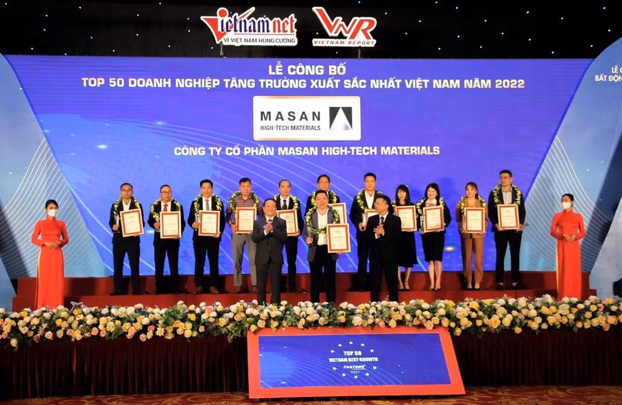 Lễ công bố Top 500 các công ty tăng trưởng nhanh nhất Việt Nam (FAST500).