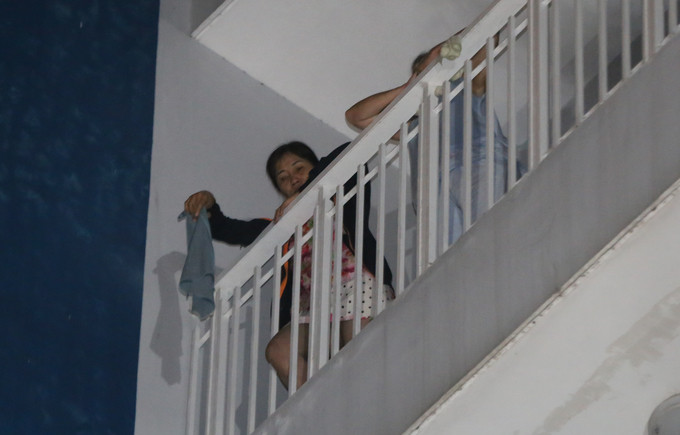 Cháy chung cư cao cấp ở Sài Gòn, 13 người tử vong ảnh 2 Hơn 2 giờ giải cứu hàng trăm người khỏi tòa nhà cháy ở Sài Gòn