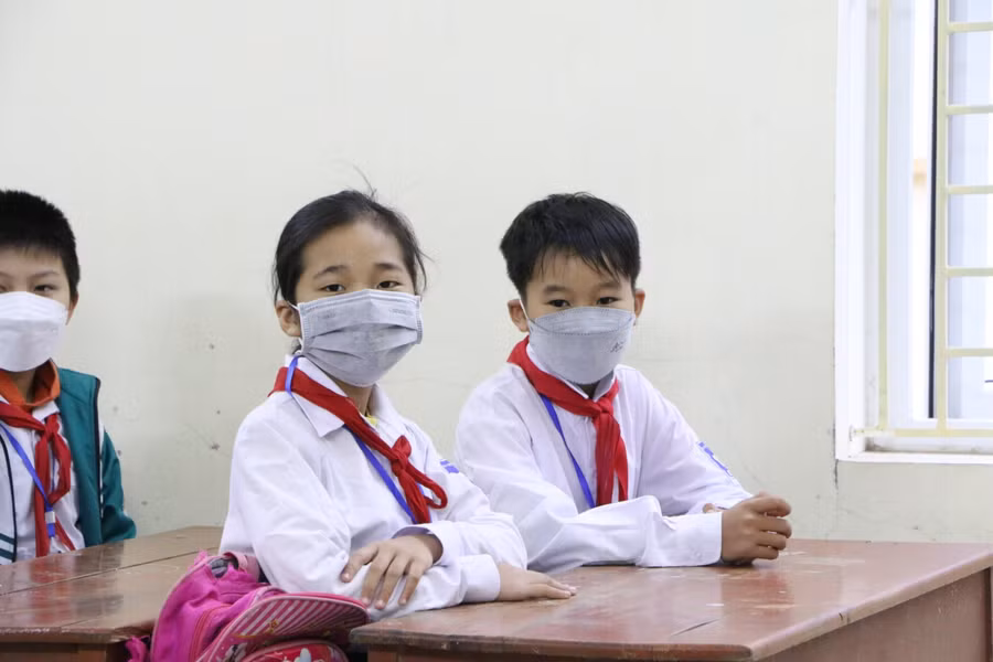 Học sinh Hà Nam hân hoan đến trường sau thời gian dài nghỉ dịch ảnh 7