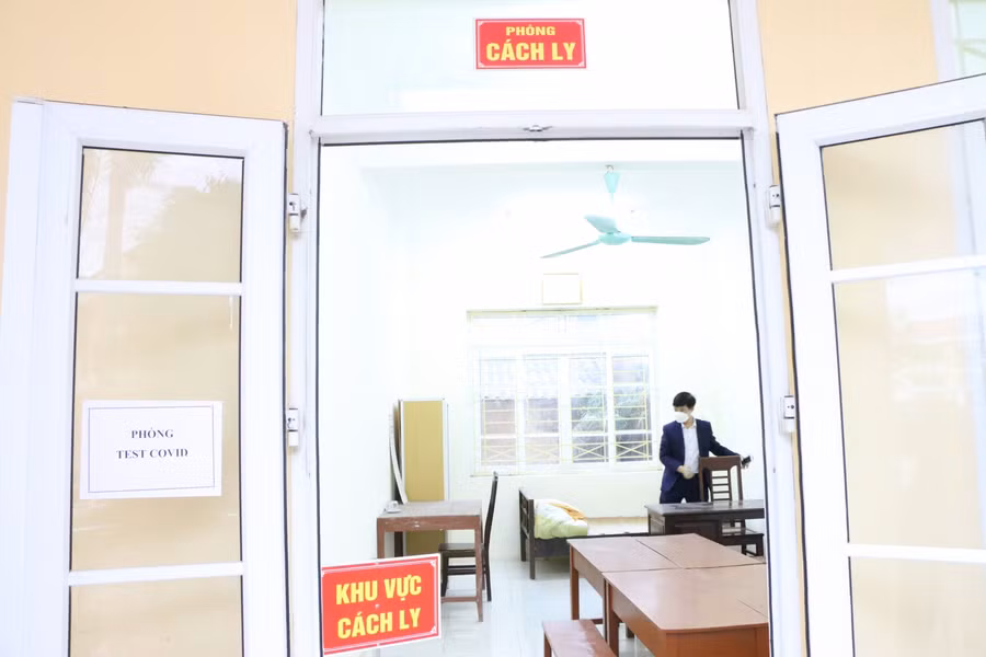 Nhà trường cũng chuẩn bị phòng cách ly theo quy định nếu có trường hợp học sinh có biểu hiện bất thường về sức khỏe.