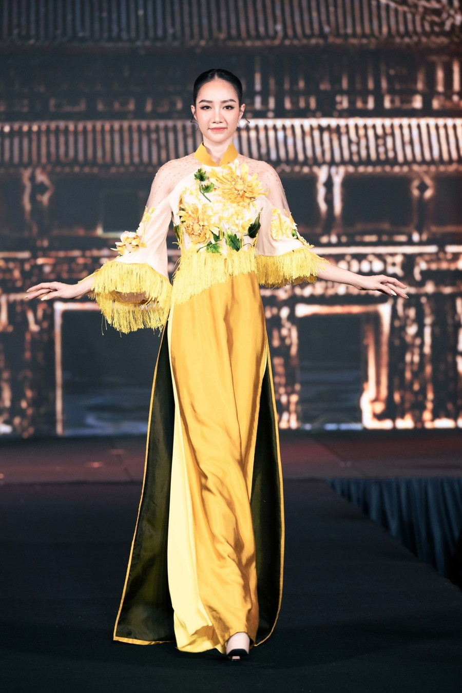 Người đẹp Nguyễn Thị Hồng Tuyết.