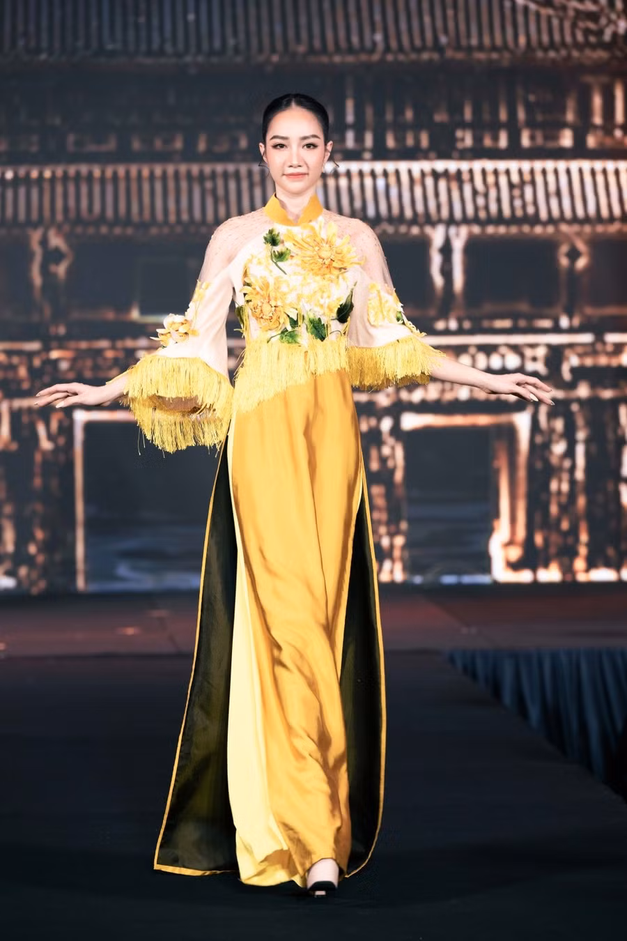 Người đẹp Nguyễn Thị Hồng Tuyết.