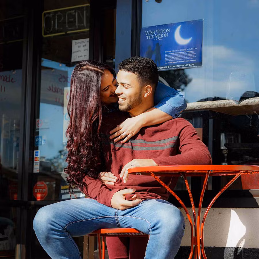 Hầu hết thanh thiếu niên tin rằng chuyển đến ở cùng nhau trong khi hẹn hò là quá trình tự nhiên và có lợi nhất dẫn đến hôn nhân. (Ảnh: ITN)