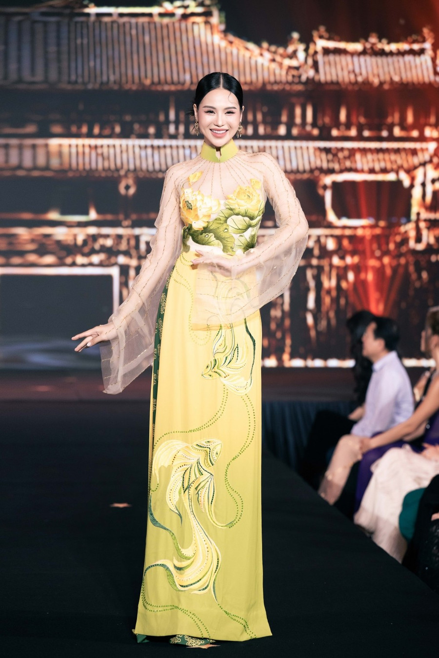 Người đẹp Trần Thị Thùy Trâm.