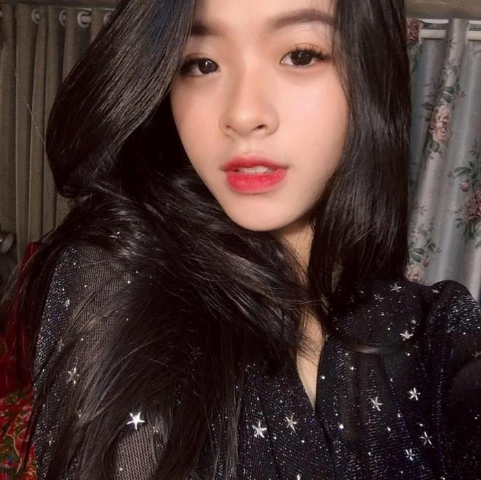 Con gái út 15 tuổi của NSƯT Chiều Xuân: Xinh đẹp, duyên dáng giống mẹ ảnh 5 Con gái út 15 tuổi của NSƯT Chiều Xuân: Xinh đẹp, duyên dáng giống mẹ ảnh 5