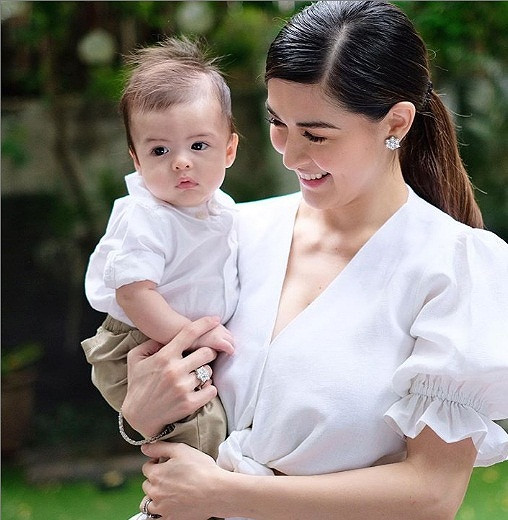 "Mỹ nhân đẹp nhất Philippines" rạng ngời bên chồng và hai con ảnh 2 "Mỹ nhân đẹp nhất Philippines" rạng ngời bên chồng và hai con ảnh 2