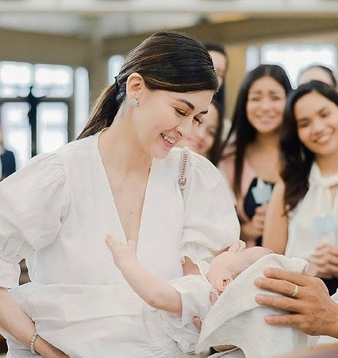 "Mỹ nhân đẹp nhất Philippines" rạng ngời bên chồng và hai con ảnh 4 "Mỹ nhân đẹp nhất Philippines" rạng ngời bên chồng và hai con ảnh 4