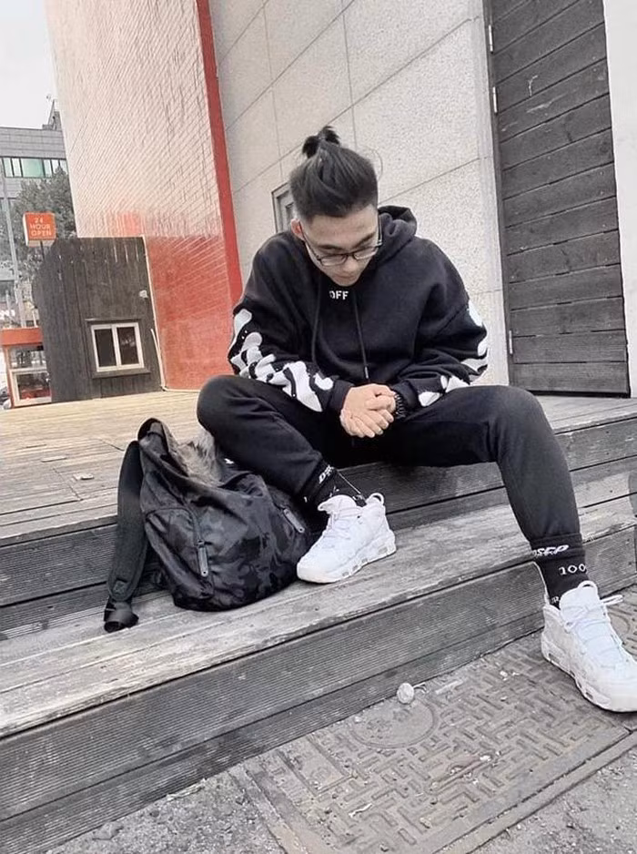 Soi gu thời trang sành điệu của em trai Sơn Tùng M-TP ảnh 6 Soi gu thời trang sành điệu của em trai Sơn Tùng M-TP ảnh 6