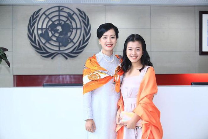Con gái út 15 tuổi của NSƯT Chiều Xuân: Xinh đẹp, duyên dáng giống mẹ ảnh 2 Con gái út 15 tuổi của NSƯT Chiều Xuân: Xinh đẹp, duyên dáng giống mẹ ảnh 2