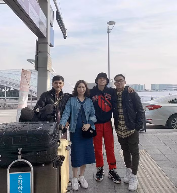 Soi gu thời trang sành điệu của em trai Sơn Tùng M-TP ảnh 5 Soi gu thời trang sành điệu của em trai Sơn Tùng M-TP ảnh 5