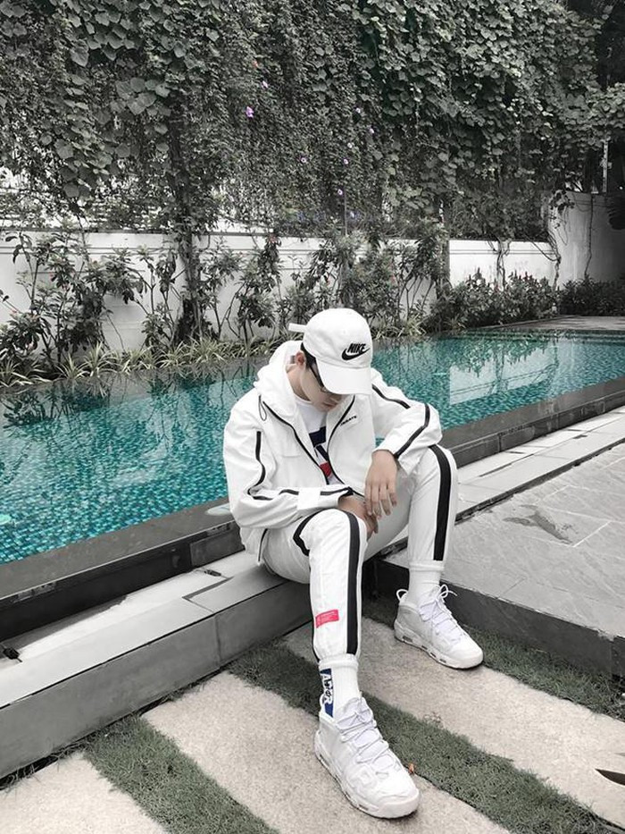 Soi gu thời trang sành điệu của em trai Sơn Tùng M-TP ảnh 3 Soi gu thời trang sành điệu của em trai Sơn Tùng M-TP ảnh 3