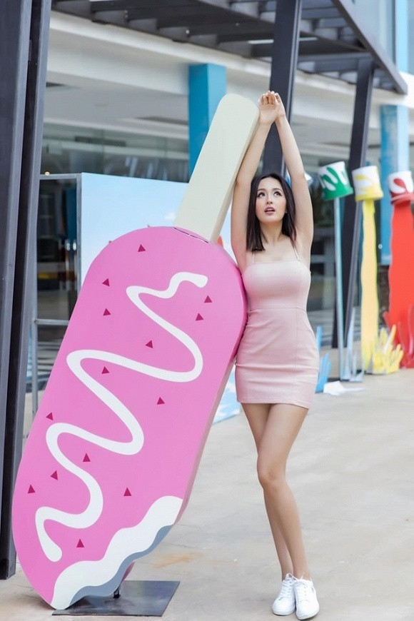 Cắt phăng mái tóc dài, Mai Phương Thúy được loạt mỹ nhân Việt khen nức nở ảnh 1 Cắt phăng mái tóc dài, Mai Phương Thúy được loạt mỹ nhân Việt khen nức nở ảnh 1