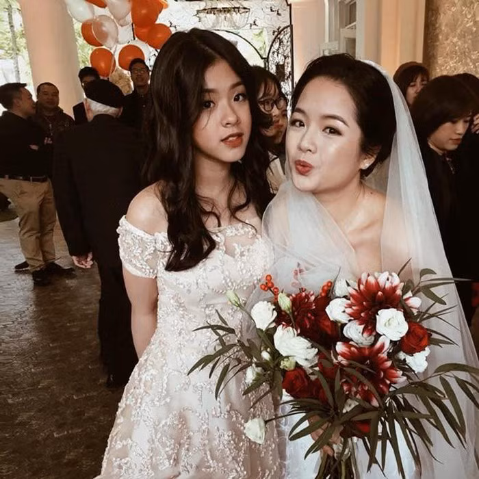 Con gái út 15 tuổi của NSƯT Chiều Xuân: Xinh đẹp, duyên dáng giống mẹ ảnh 10