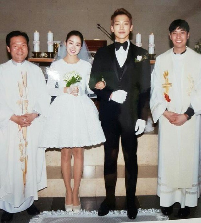Công bố ảnh cưới hiếm hoi của Kim Tae Hee và Bi Rain ảnh 1 Công bố ảnh cưới hiếm hoi của Kim Tae Hee và Bi Rain ảnh 1