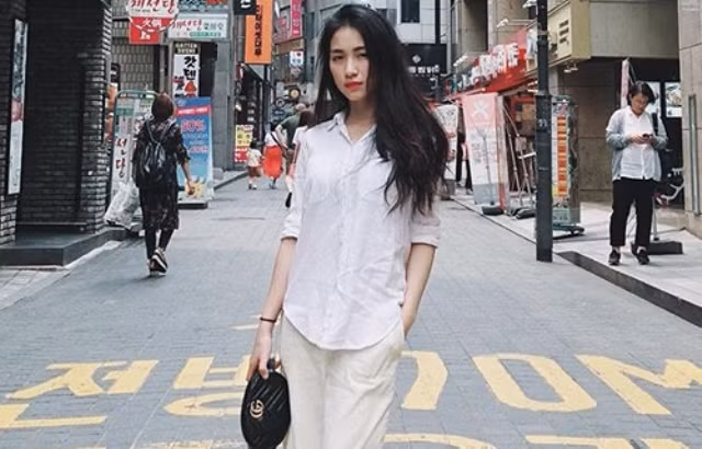 Hòa Minzy bất ngờ rao bán túi hàng hiệu