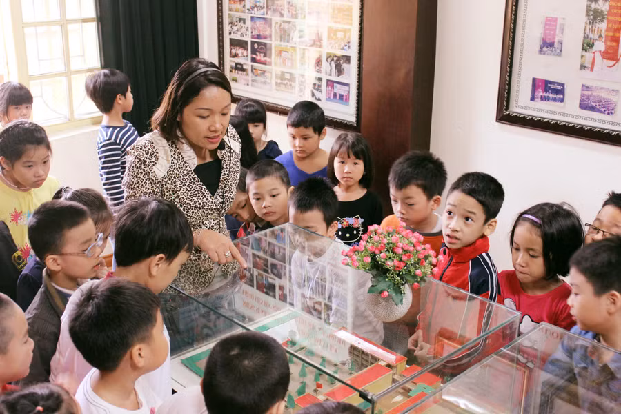 Trong giờ học ngoại khóa tại Trường Tiểu học Khương Mai (Thanh Xuân, Hà Nội)