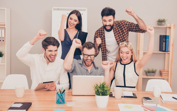 Vợ chồng nhất thiết nên có bạn bè chung