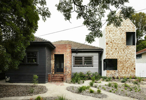 Công trình nằm ở Alphington, bang Victoria đã đoạt 3 giải sáng tạo.Ban đầu, cặp vợ chồng mời công ty thiết kế Maynard Architects tới, với yêu cầu tạo ra một ngôi nhà "có tính giáo dục, kích thích sáng tạo, truyền cảm hứng, mang lại sự vui vẻ và quây quần", tức là vừa có tính hướng ngoại, vừa mang tính riêng tư. Công trình nằm ở Alphington, bang Victoria đã đoạt 3 giải sáng tạo.Ban đầu, cặp vợ chồng mời công ty thiết kế Maynard Architects tới, với yêu cầu tạo ra một ngôi nhà có tính giáo dục, kích thích sáng tạo, truyền cảm hứng, mang lại sự vui vẻ và quây quần, tức là vừa có tính hướng ngoại, vừa mang tính riêng tư.