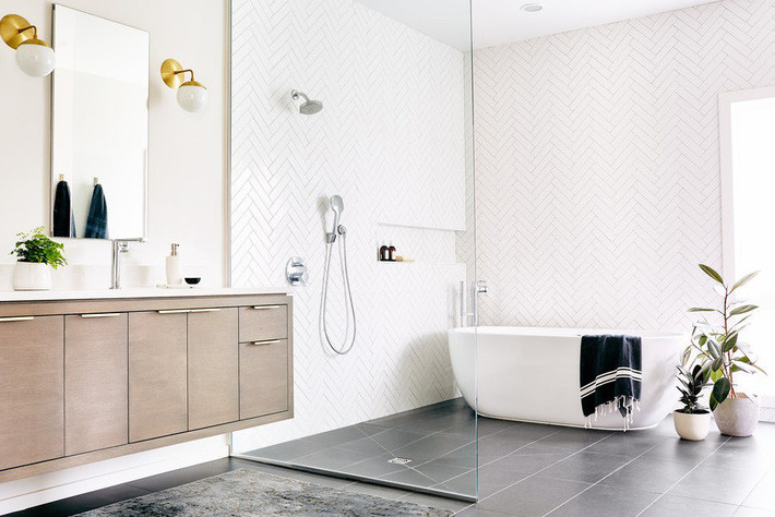 Chang-the-kim-long-truoc-nhung-mau-phong-tam-nho-nhan-lai-sach-mat-nay (11)