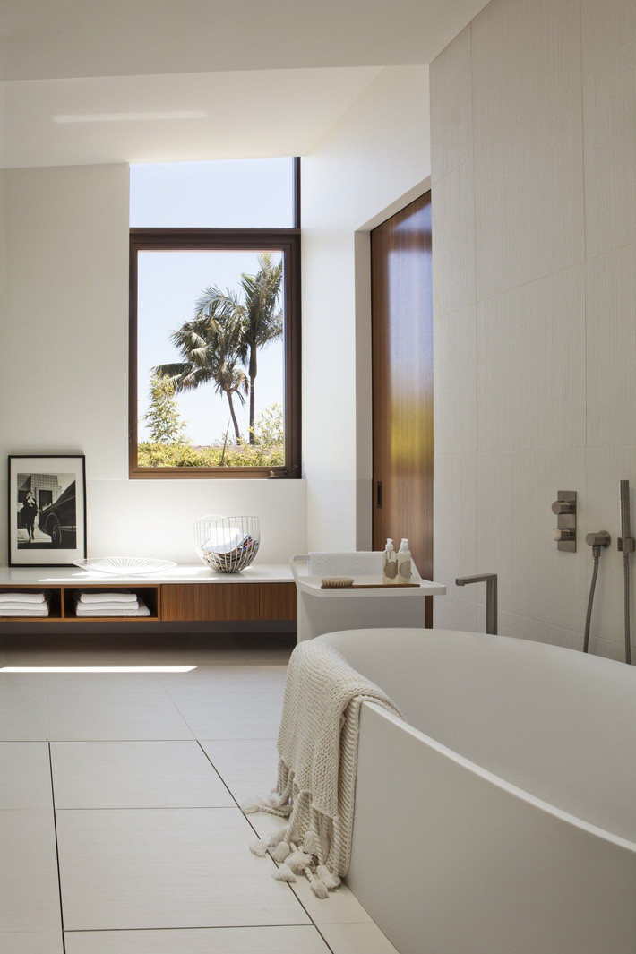 Chang-the-kim-long-truoc-nhung-mau-phong-tam-nho-nhan-lai-sach-mat-nay (8)