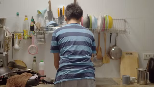 Mục tiêu của bạn là con có thể hoàn thành tất cả công việc nhà mà không cần bất kỳ lời nhắc nhở nào. (Ảnh: ITN) Mục tiêu của bạn là con có thể hoàn thành tất cả công việc nhà mà không cần bất kỳ lời nhắc nhở nào. (Ảnh: ITN)