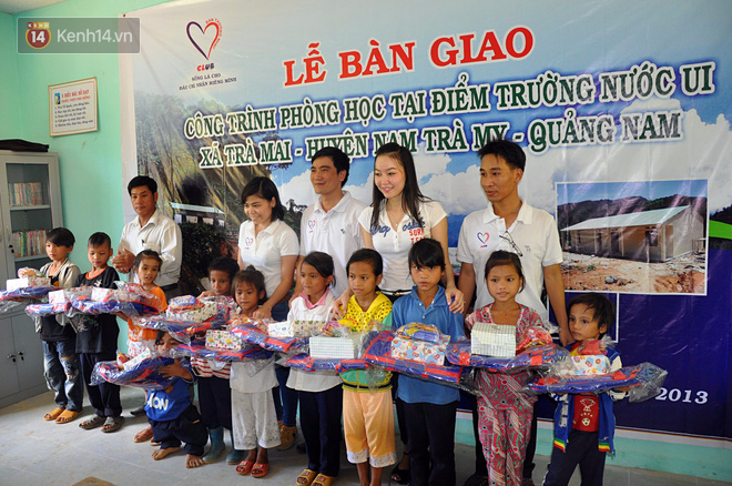 Thương lũ trẻ co ro trong lớp học chuồng heo, chàng kĩ sư điện ở Đà Nẵng suốt 6 năm miệt mài kêu gọi xây 7 ngôi trường vùng cao - Ảnh 4. Thương lũ trẻ co ro trong lớp học chuồng heo, chàng kĩ sư điện ở Đà Nẵng suốt 6 năm miệt mài kêu gọi xây 7 ngôi trường vùng cao - Ảnh 4.