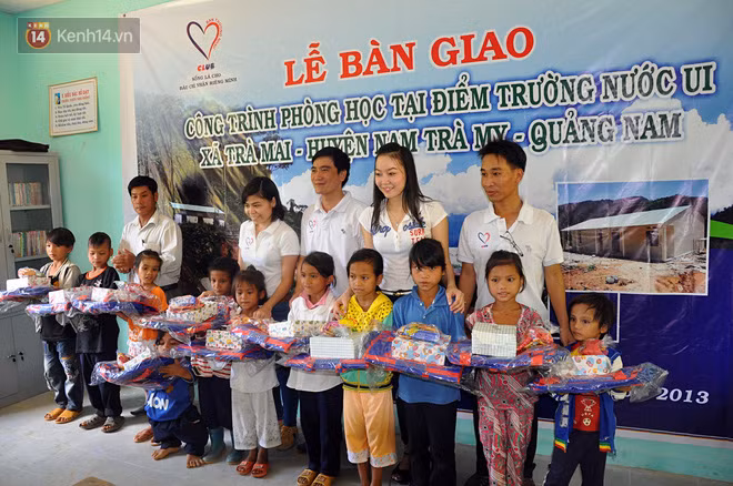 Thương lũ trẻ co ro trong lớp học chuồng heo, chàng kĩ sư điện ở Đà Nẵng suốt 6 năm miệt mài kêu gọi xây 7 ngôi trường vùng cao - Ảnh 4.