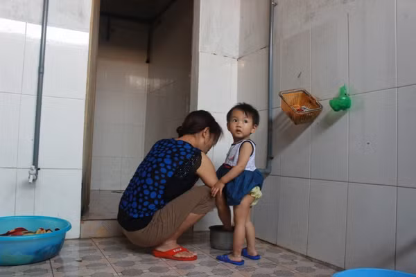 Công nhân loay hoay tìm chốn gửi con