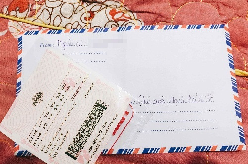 Phong bì mừng cưới của người yêu cũ.