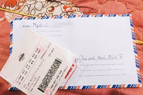 Phong bì mừng cưới của người yêu cũ.