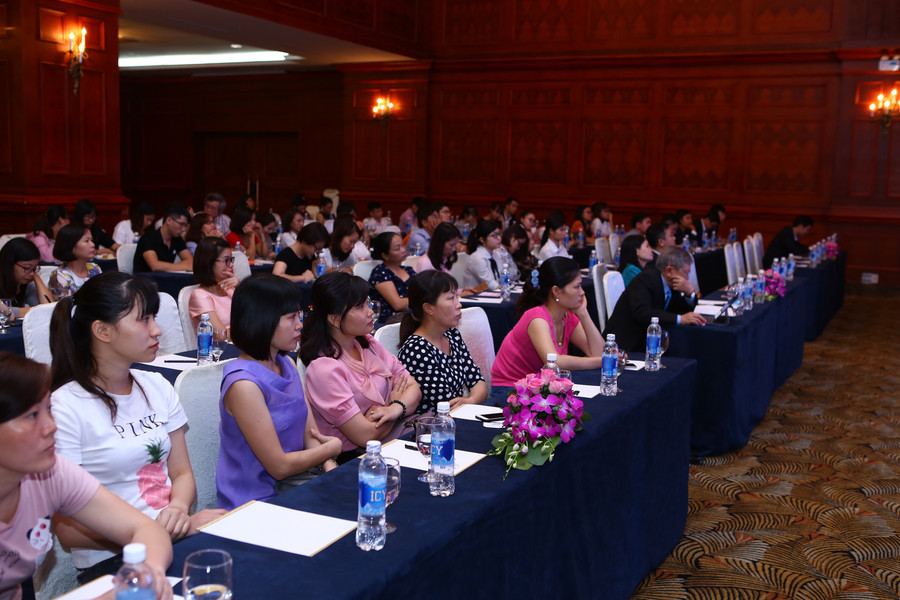 Hội nghị với sự tham dự của hơn 100 bác sĩ và nhân viên y tế tại TP Hà Nội. Hội nghị với sự tham dự của hơn 100 bác sĩ và nhân viên y tế tại TP Hà Nội.