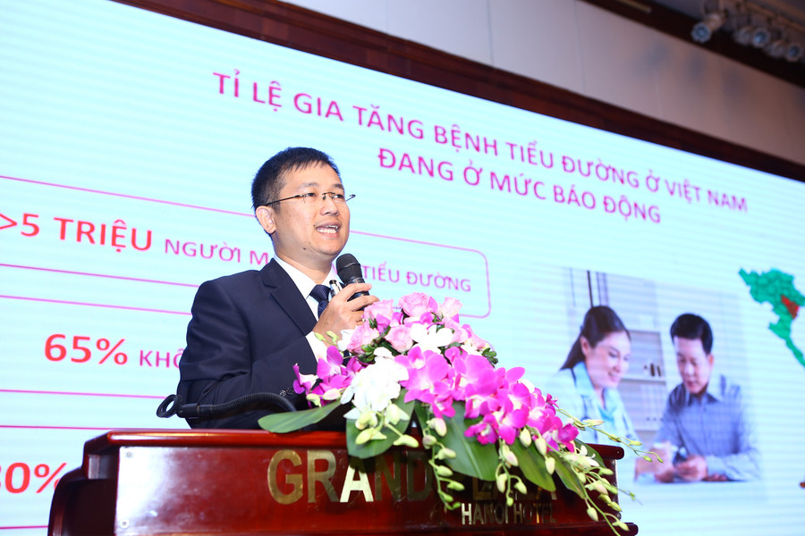 BS Mai Thanh Việt – Gíam đốc Ngành hàng Sữa Bột Vinamilk giới thiệu sản phẩm dinh dưỡng cho bệnh nhân đái tháo đường BS Mai Thanh Việt – Gíam đốc Ngành hàng Sữa Bột Vinamilk giới thiệu sản phẩm dinh dưỡng cho bệnh nhân đái tháo đường