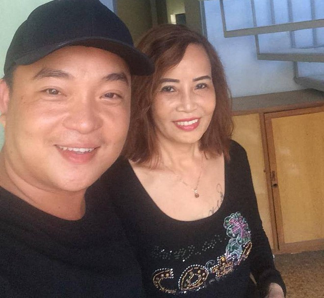 Cô dâu 62 tuổi bất ngờ xuất hiện với làn da xỉn màu lộ nhiều nếp nhăn sau phẫu thuật thẩm mỹ