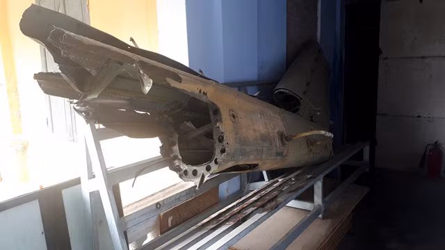 Nhiều hiện vật phải “đặt tạm” ở hành lang các phòng ban của bảo tàng Nhiều hiện vật phải “đặt tạm” ở hành lang các phòng ban của bảo tàng