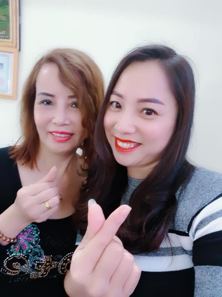 Cô dâu 62 tuổi bất ngờ xuất hiện với làn da xỉn màu lộ nhiều nếp nhăn sau phẫu thuật thẩm mỹ