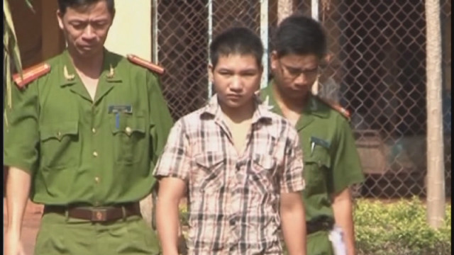 Ksơr Y Tai trong một lần say xỉn đã đánh chết bà của mình