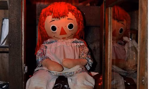 Búp bê ma ám khiến nhiều người sợ hãi ảnh 1