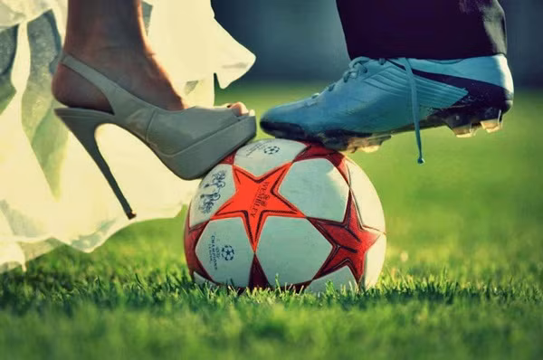 Tâm thư của fan “cuồng” bóng đá gửi cho vợ