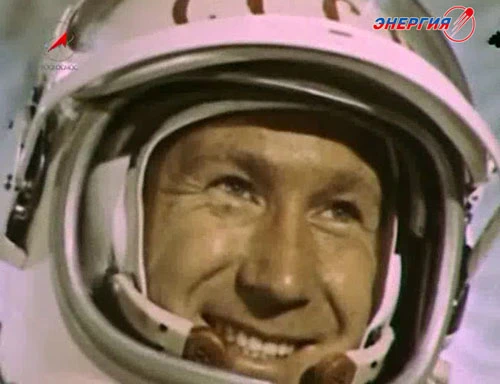 Phi hành gia Alexey Leonov.