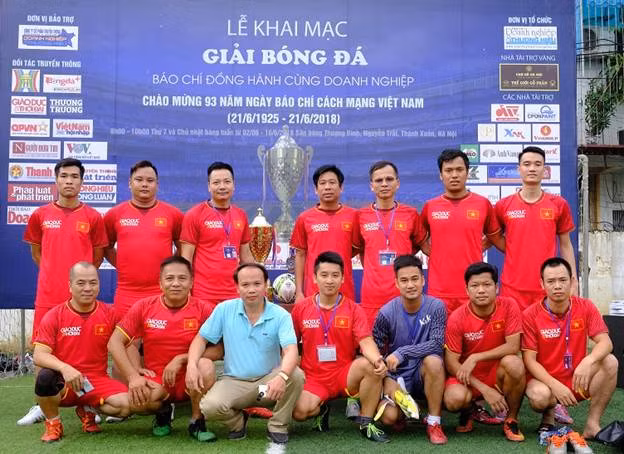 Đội bóng Báo GD&TĐ tại giải bóng đá “Báo chí đồng hành cùng doanh nghiệp”